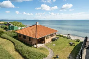 House with terrace, garden & barbeque | Sea view - Image 2