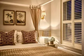 Spacious Family Home with Garden and Hot Tub Retreat - Image 4