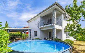 House with terrace, barbeque & private pool - Image 2