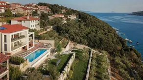 Voll ausgestattete schöne Villa mit Sauna, Garten und beheiztem Pool - Image 2