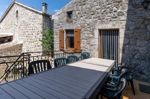 Villa avec piscine, terrasse et jardin | Vue jardin - Image 3