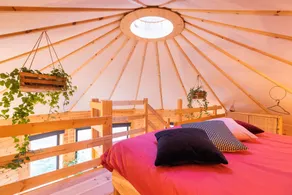 Chalet with barbecue, sauna & hot tub - Image 5