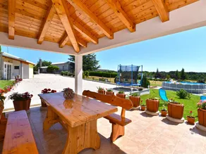 House with terrace, barbecue & private pool - Image 2