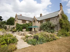 Fully equipped cottage with garden & terrace | Pets are welcome - Image 2