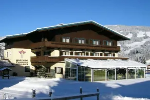 Holiday home with terrace & garden - Image 2
