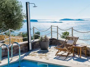 Apartamento vacacional con terraza y piscina | Vistas al agua - Image 4