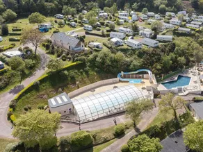 Villa with heated pool - Image 2