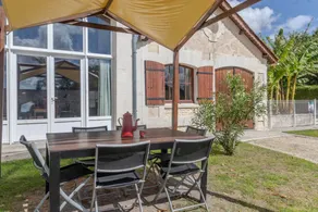 Maison 'Les Roses De Jonzac' with Private Pool, Private Terrace, and Wi-Fi - Image 2