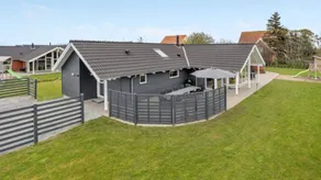 Nice house with garden, jacuzzi & barbeque | Pets are welcome - Image 2