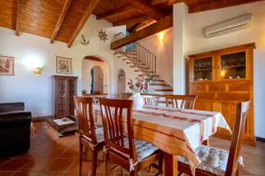 Villa entièrement équipée avec jardin, internet haut débit et terrasse | Vue montagne - Image 5