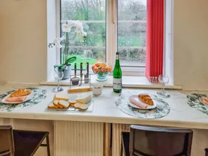 Cottage with garden | River view - Image 4