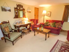Cottage with garden - Image 4
