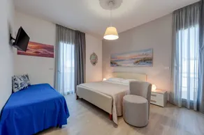 Dedicated room with terrace - Image 2