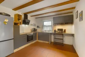 House with terrace, garden & barbecue | City view - Image 3