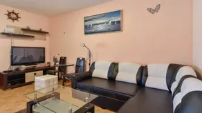 House with garden, private pool & BBQ - Image 2