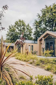 Experience luxury and nature in the Tiny Lodge on the Veluwe! Single-storey with 2 bedrooms, a fully equipped kitchen and air conditioning - Image 2