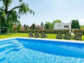 Holiday home with private pool, garden & barbecue - Image 2