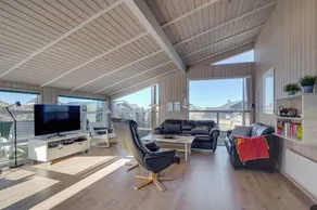 Children-friendly nice holiday home with hot tub, sauna & terrace | Sea view | Beach nearby | Dogs allowed - Image 5