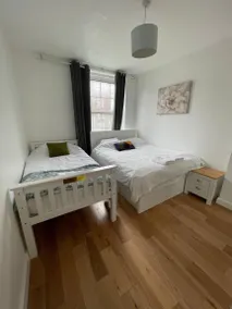 3 Bed Flat - Sleeps 6 - Parking - Wifi - Image 4