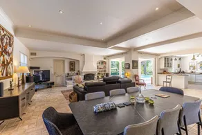 Familienorientiertes Ferienhaus mit privatem Pool, Garten und Terrasse | Haustiere erlaubt - Image 2