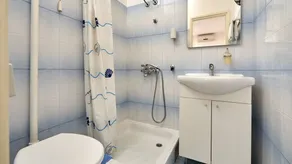 Apartment with barbeque - Image 4