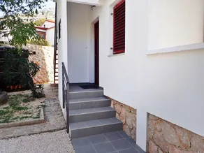 Holiday apartment with BBQ & garden - Image 5