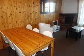 Apartment with garden - Image 4