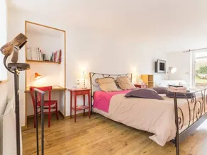 Modern suite on ground floor with garden, WiFi, parking, and charging station in Morvan's heart - Image 3