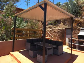 House with garden, terrace & hot tub | Sea view | Perfect for remote work | Pets allowed - Image 4
