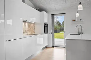 Fully equipped spacious house with BBQ, terrace & hot tub - Image 5