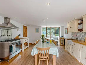 Fully equipped cottage with garden | Pet-friendly - Image 4