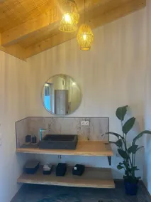 Chalet con terrazza, giardino e piscina privata | Vista sul lago - Image 2