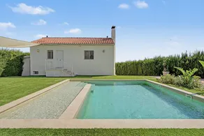 Wohnung mit Pool und Garten | Stadtblick - Image 2