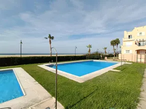 Lovely flat with garden, BBQ & pool | Next to the beach | Pets allowed - Image 3