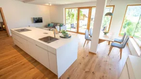 Family-oriented beautiful holiday apartment with sauna & terrace | Lake view - Image 2