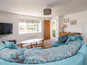 Cottage with garden & terrace - Image 4