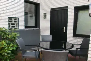 House with garden - Image 4
