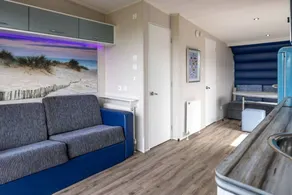 Modern Family Glamping Hive with Decking & Access to Pool and Gym Near Croston, England - Image 4