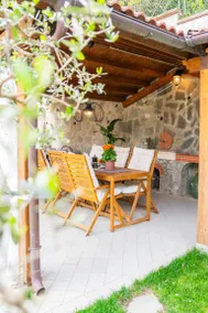 Child-friendly villa with hot tub, barbeque & garden | City view | Good for workation - Image 4