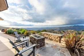 Holiday home with BBQ, private pool & garden - Image 3