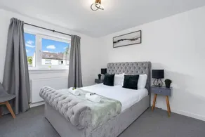 Family-friendly holiday home - Image 4