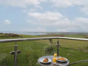 Fully equipped charming cottage with garden | Beach view | Pet-friendly - Image 3