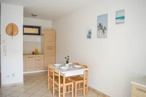 Apartment with pool | Beach view | Close to the beach | Pets allowed - Image 5