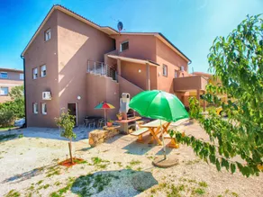 Pleasant holiday apartment with BBQ & terrace | Sea view - Image 5