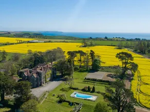Cottage with pool & garden | Beach view - Image 4