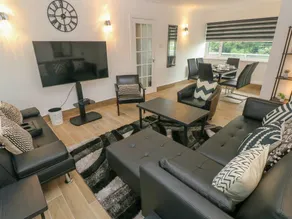 Family-oriented pleasant cottage | Beach view | Next to the beach - Image 4