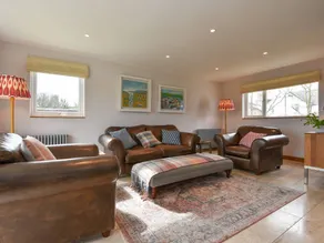 Cottage with garden & barbecue - Image 3