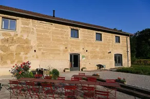 Gite with garden & terrace - Image 3