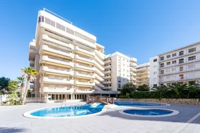 Family-friendly pleasant holiday apartment with garden, terrace & pool | City view | Close to the beach | Pet-friendly - Image 3