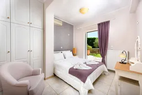 Villa with garden, barbecue & pool - Image 5